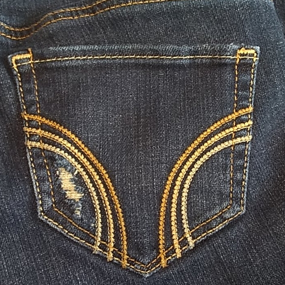 Hollister super skinny destressed jeans. - Picture 9 of 12